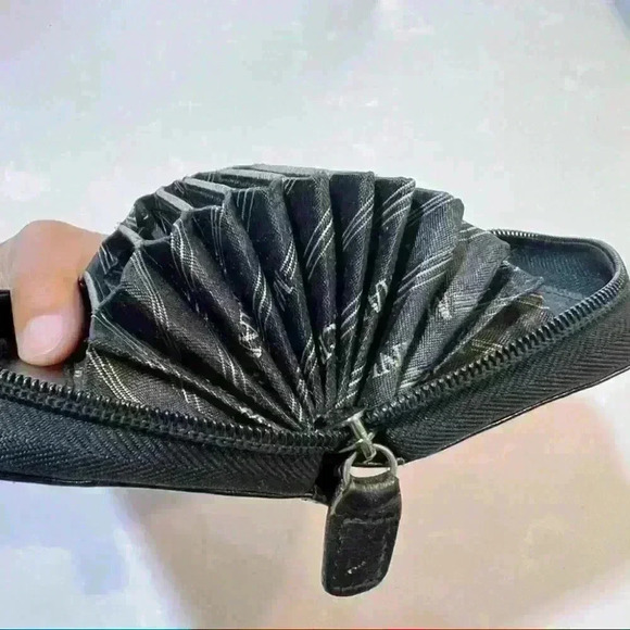 MANCINI BLACK LEATHER CARD ZIP WALLET PURSE - Picture 11 of 14